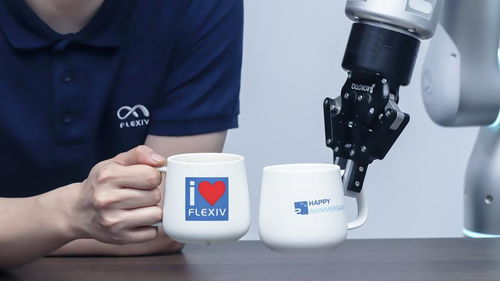 上海闵行企业率先发布1.7米全尺寸机器人，融合激光技术与单腿跳跃能力